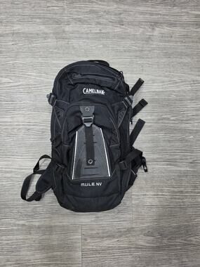 CamelBak MULE NV Hydration Pack Black Mountain Bike Backpack Rain Cover Bladder